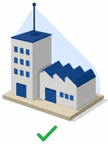 同じ敷地の隣の建屋の避雷針の保護範囲に覆われた建物と緑のチェックマークのイラスト